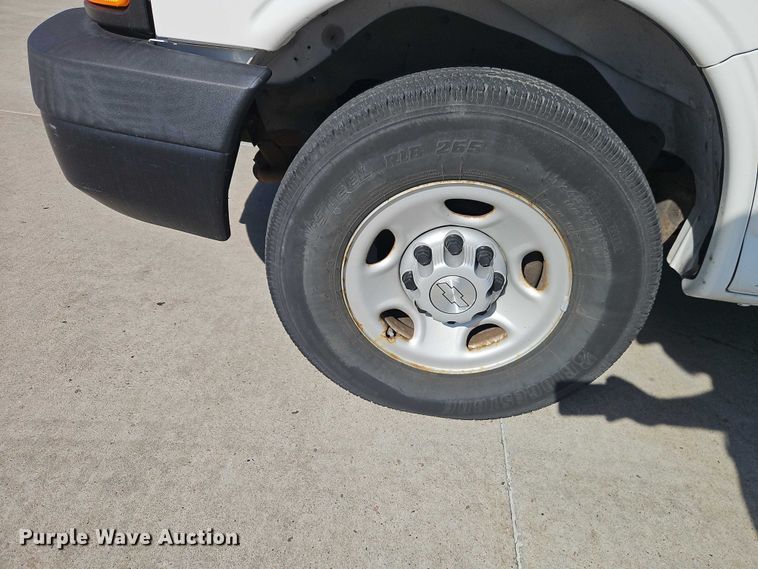 image for item FN5658 2008 Chevrolet Express 2500 van