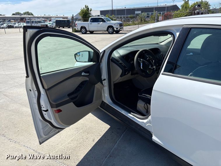 image for item FN5660 2014 Ford Focus SE 