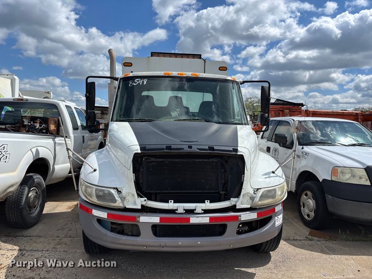 image for item FN5663 2013 International 4300M7 fuel / lube truck