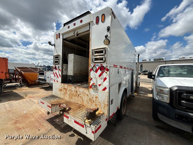image for item FN5663 2013 International 4300M7 fuel / lube truck