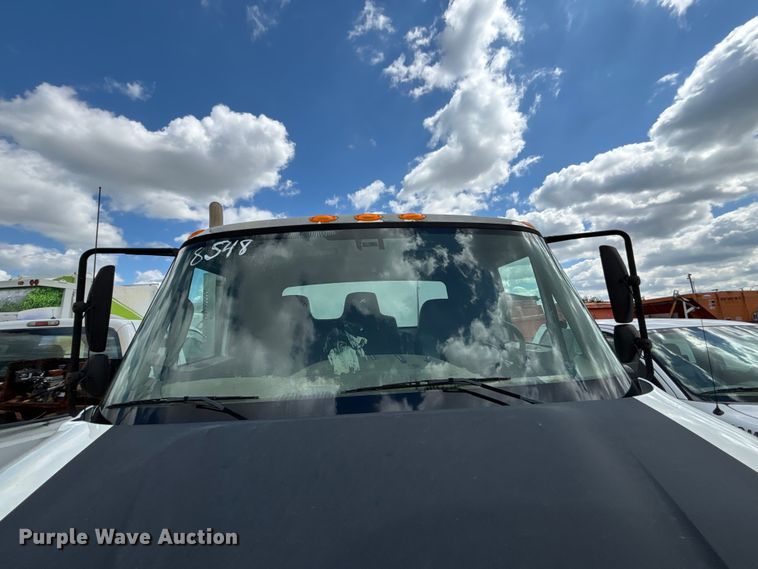 image for item FN5663 2013 International 4300M7 fuel / lube truck
