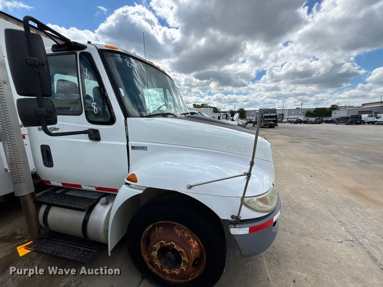 image for item FN5663 2013 International 4300M7 fuel / lube truck