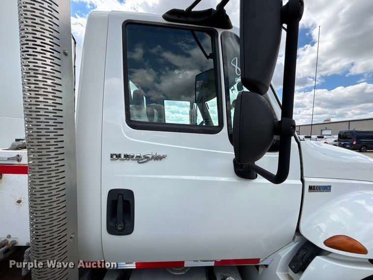 image for item FN5663 2013 International 4300M7 fuel / lube truck