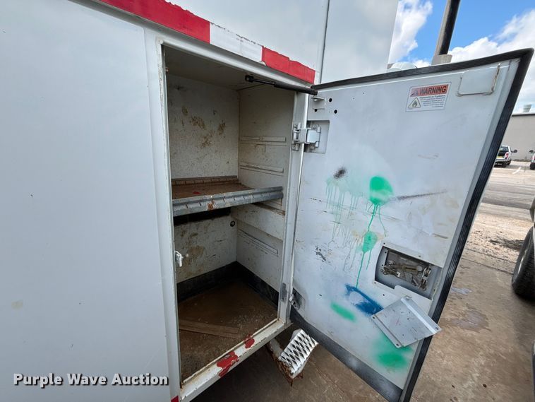 image for item FN5663 2013 International 4300M7 fuel / lube truck