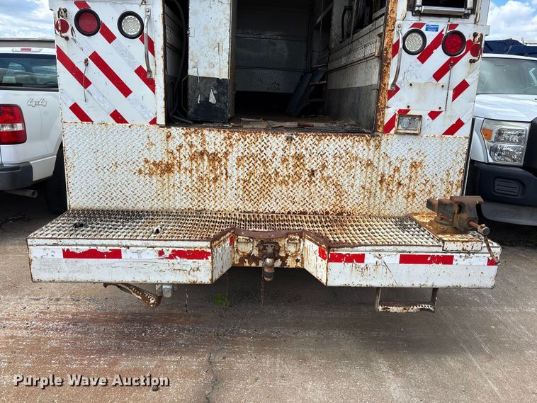 image for item FN5663 2013 International 4300M7 fuel / lube truck
