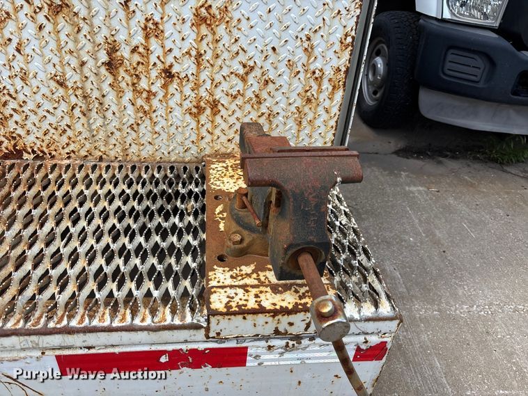 image for item FN5663 2013 International 4300M7 fuel / lube truck