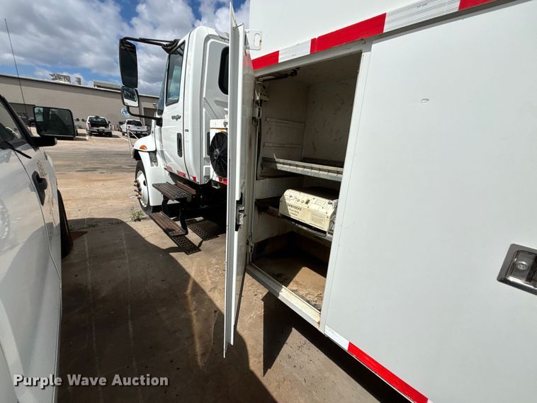 image for item FN5663 2013 International 4300M7 fuel / lube truck
