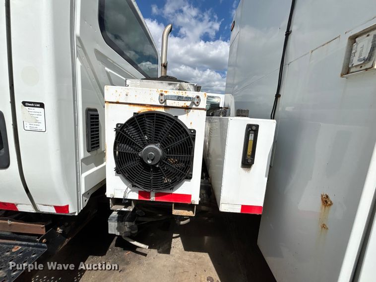 image for item FN5663 2013 International 4300M7 fuel / lube truck