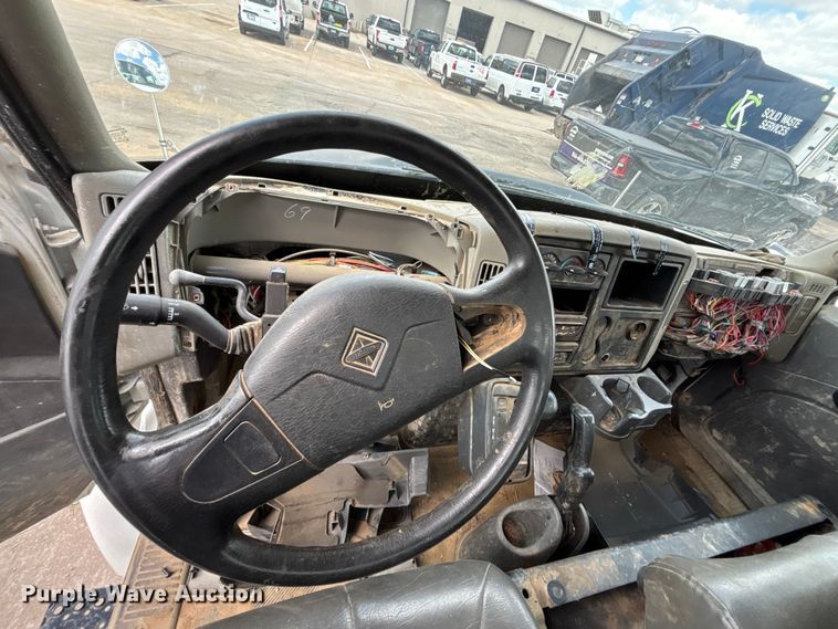 image for item FN5663 2013 International 4300M7 fuel / lube truck