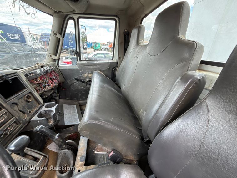 image for item FN5663 2013 International 4300M7 fuel / lube truck