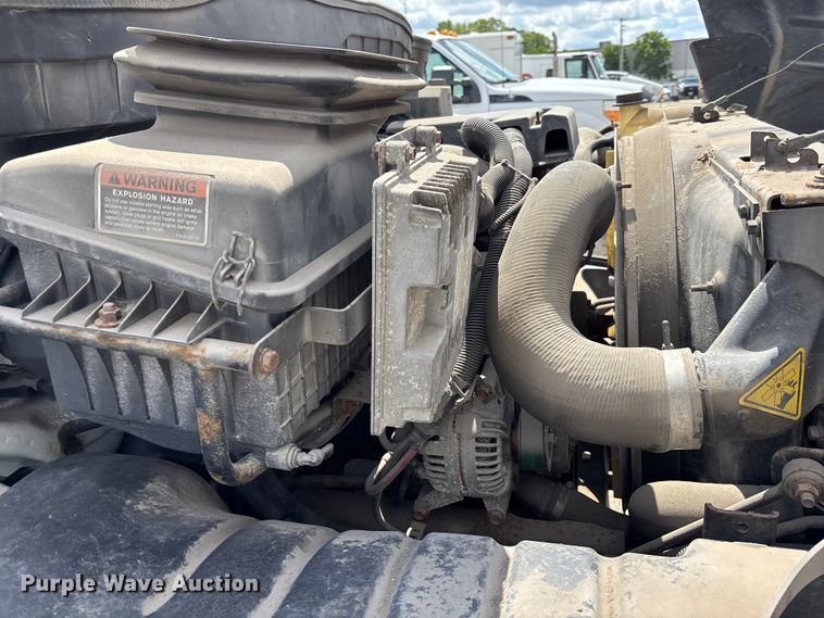 image for item FN5663 2013 International 4300M7 fuel / lube truck