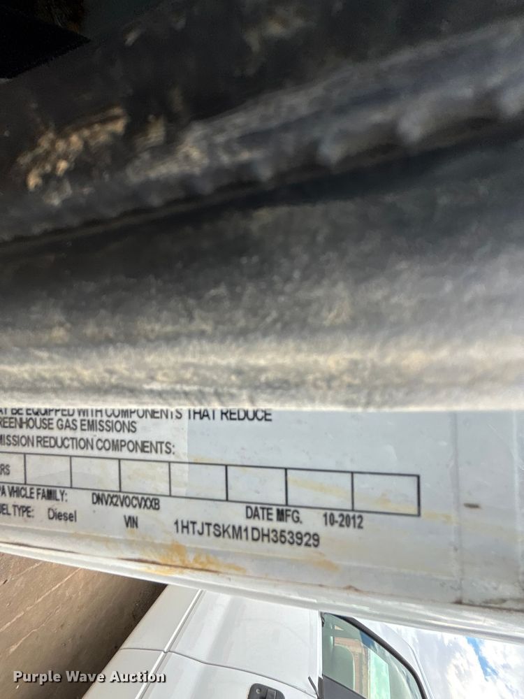 image for item FN5663 2013 International 4300M7 fuel / lube truck