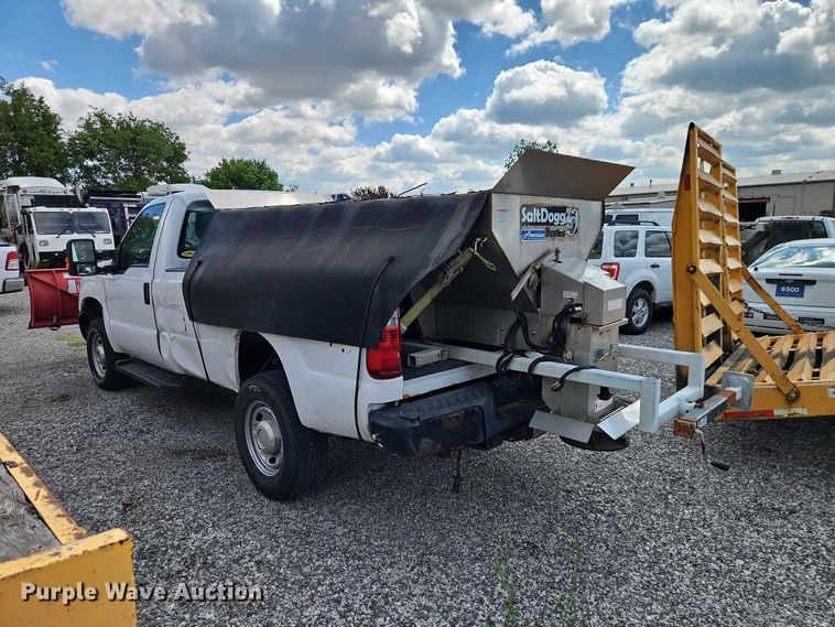 image for item FN5664 2015 Ford F-350 pickup truck