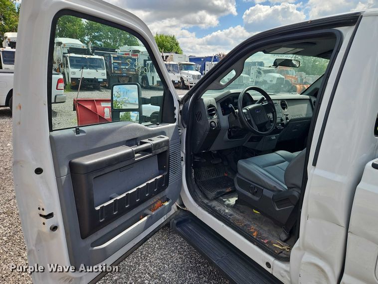 image for item FN5664 2015 Ford F-350 pickup truck
