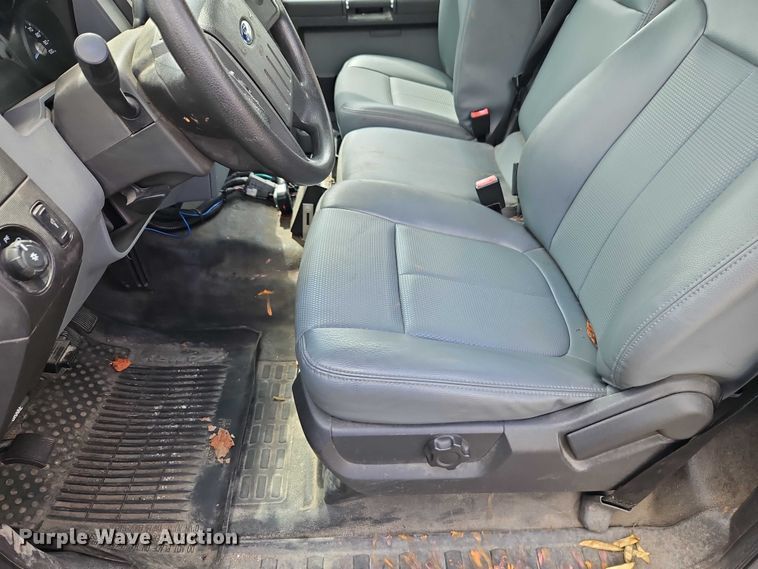 image for item FN5664 2015 Ford F-350 pickup truck
