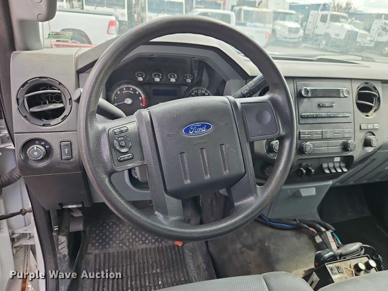 image for item FN5664 2015 Ford F-350 pickup truck
