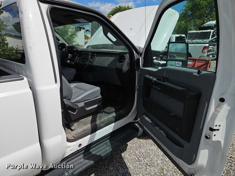 image for item FN5664 2015 Ford F-350 pickup truck
