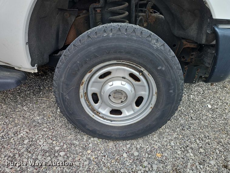 image for item FN5664 2015 Ford F-350 pickup truck