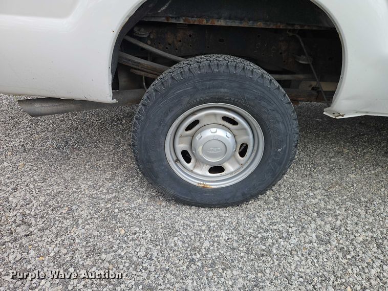 image for item FN5664 2015 Ford F-350 pickup truck