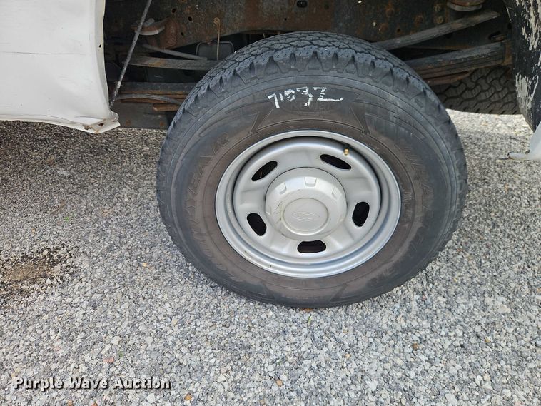 image for item FN5664 2015 Ford F-350 pickup truck
