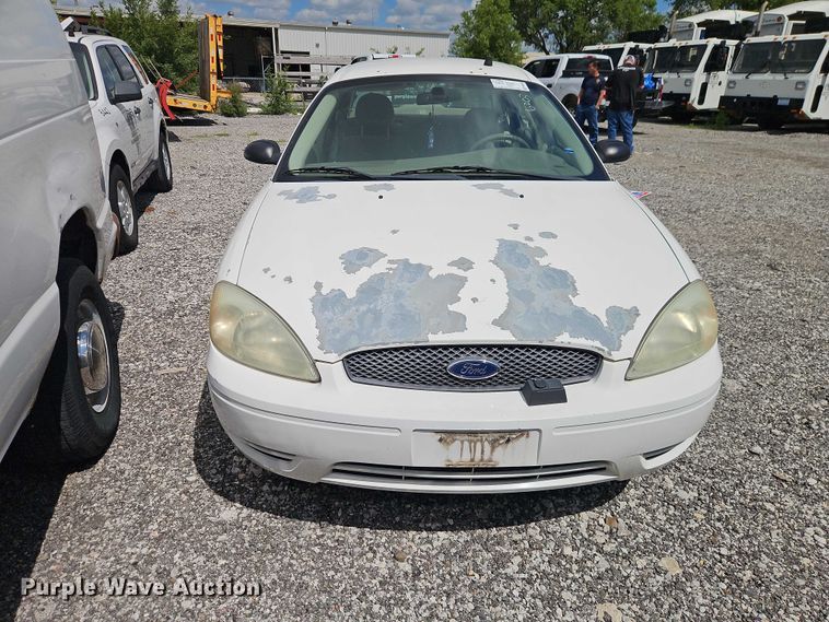 image for item FN5665 2007 Ford Taurus Passenger vehicle