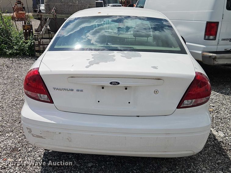 image for item FN5665 2007 Ford Taurus Passenger vehicle