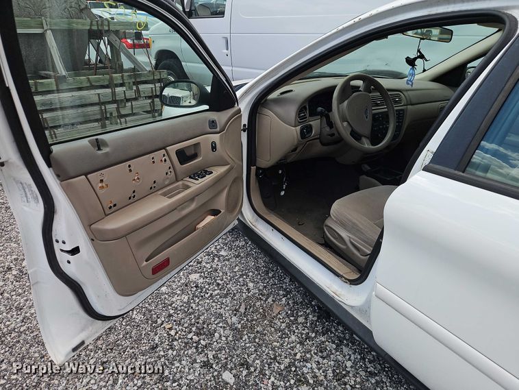 image for item FN5665 2007 Ford Taurus Passenger vehicle
