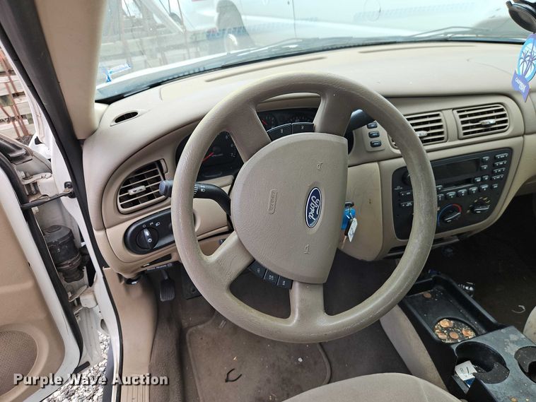 image for item FN5665 2007 Ford Taurus Passenger vehicle