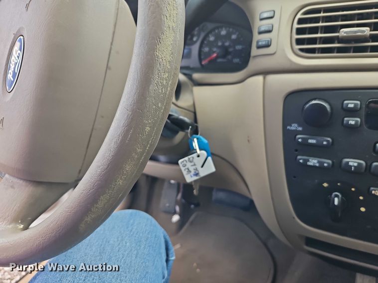 image for item FN5665 2007 Ford Taurus Passenger vehicle