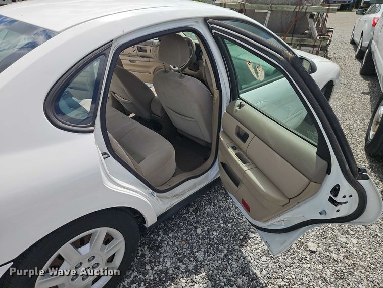 image for item FN5665 2007 Ford Taurus Passenger vehicle
