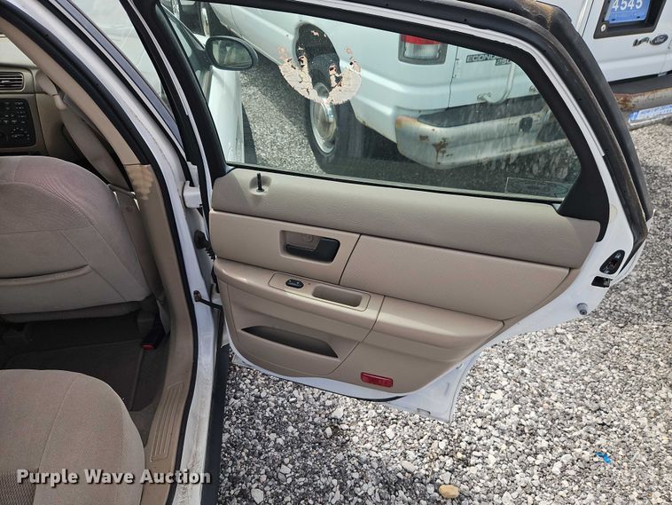 image for item FN5665 2007 Ford Taurus Passenger vehicle