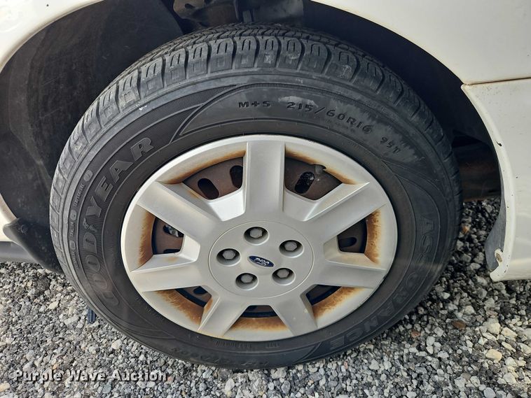 image for item FN5665 2007 Ford Taurus Passenger vehicle