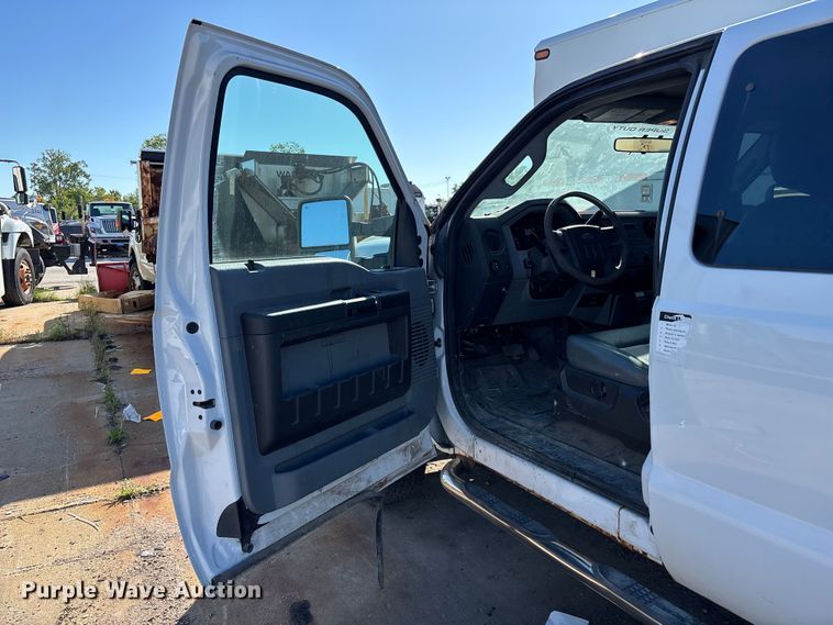 image for item FN5666 2012 Ford F350 Super Duty Ext. Cab pickup truck