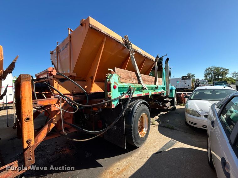 image for item FN5667 2007 International 7400 dump truck