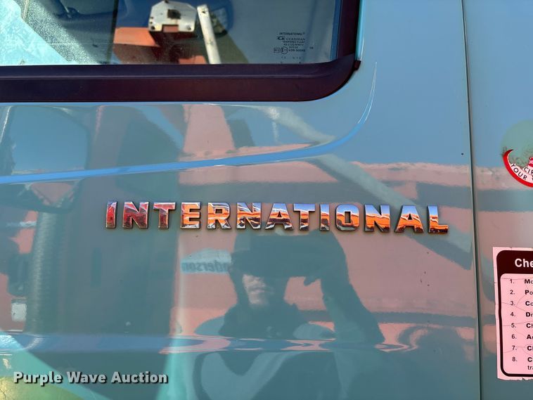 image for item FN5667 2007 International 7400 dump truck