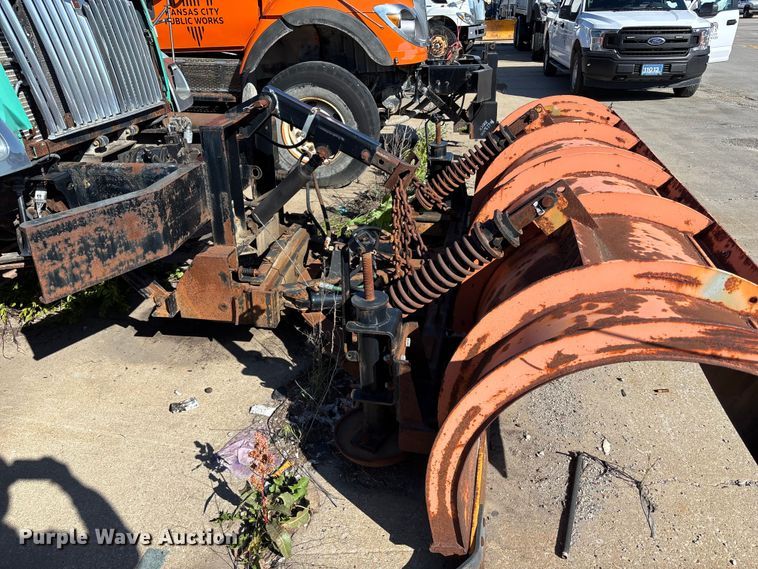 image for item FN5667 2007 International 7400 dump truck