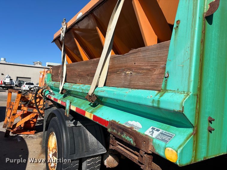 image for item FN5667 2007 International 7400 dump truck