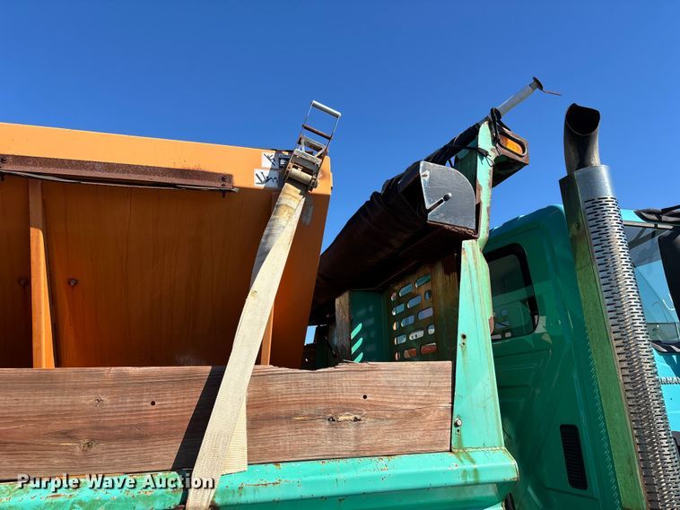 image for item FN5667 2007 International 7400 dump truck