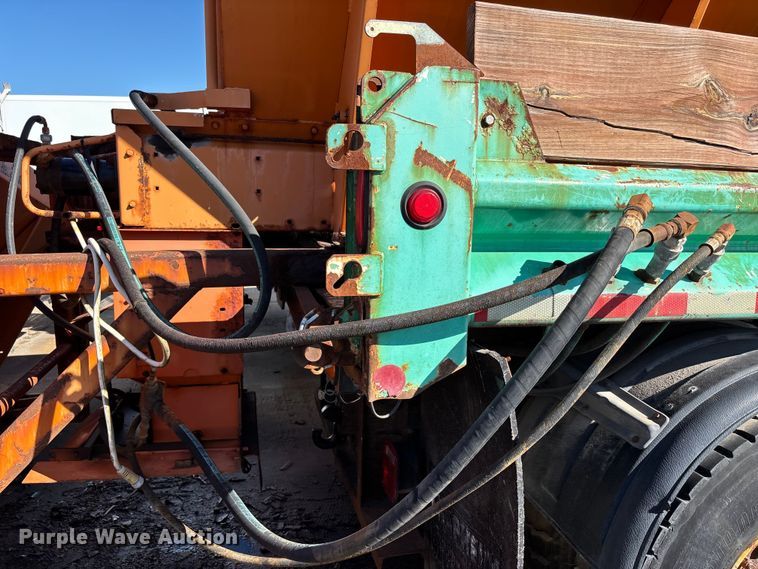 image for item FN5667 2007 International 7400 dump truck