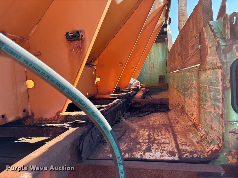 image for item FN5667 2007 International 7400 dump truck