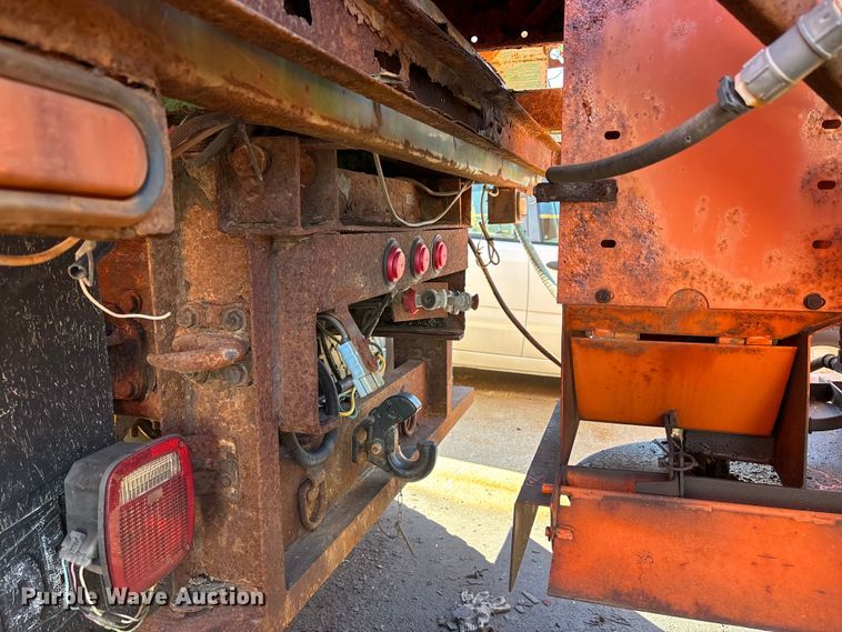 image for item FN5667 2007 International 7400 dump truck