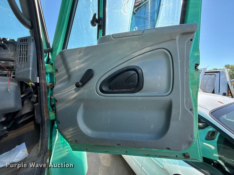 image for item FN5667 2007 International 7400 dump truck