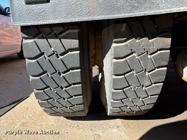 image for item FN5667 2007 International 7400 dump truck