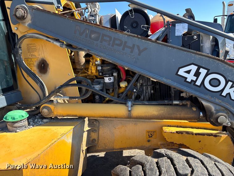 image for item FN5669 2014 John Deere 410K backhoe