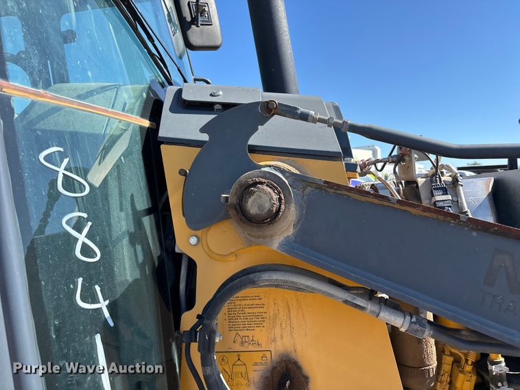 image for item FN5669 2014 John Deere 410K backhoe