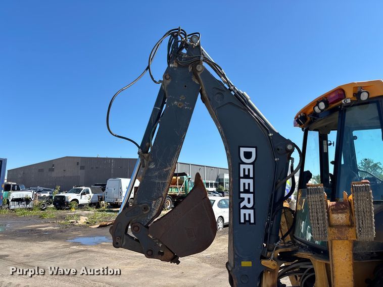image for item FN5669 2014 John Deere 410K backhoe