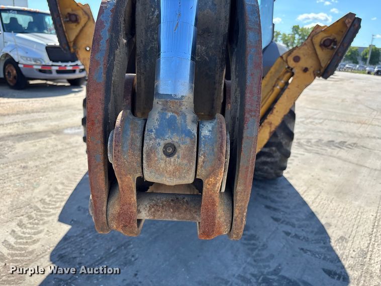image for item FN5669 2014 John Deere 410K backhoe
