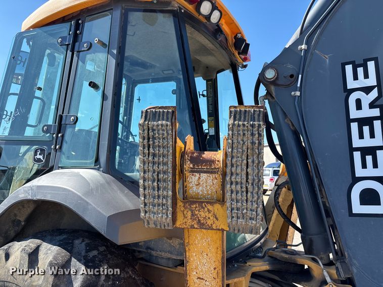 image for item FN5669 2014 John Deere 410K backhoe