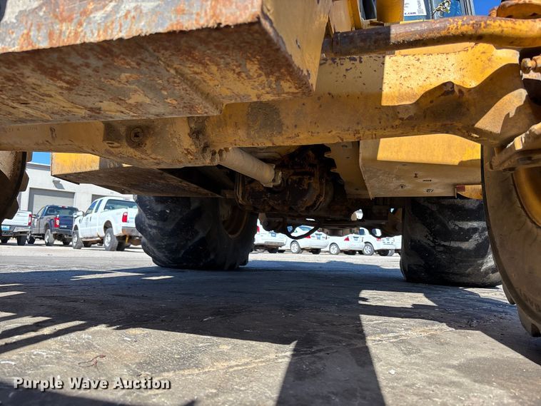image for item FN5669 2014 John Deere 410K backhoe