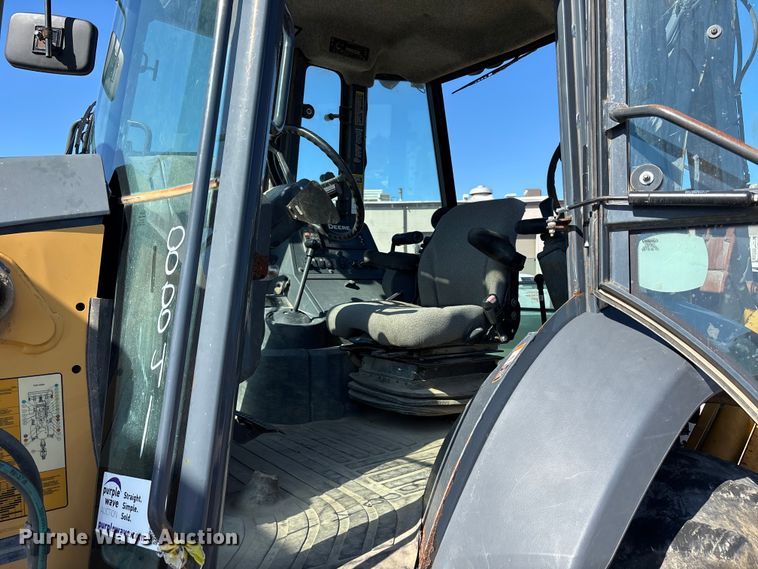 image for item FN5669 2014 John Deere 410K backhoe